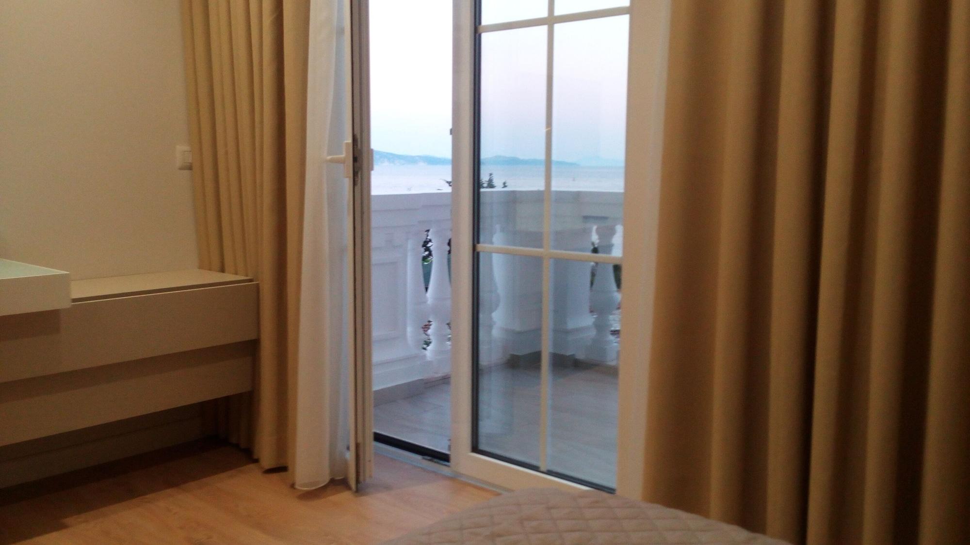 Kalcuni Hotel